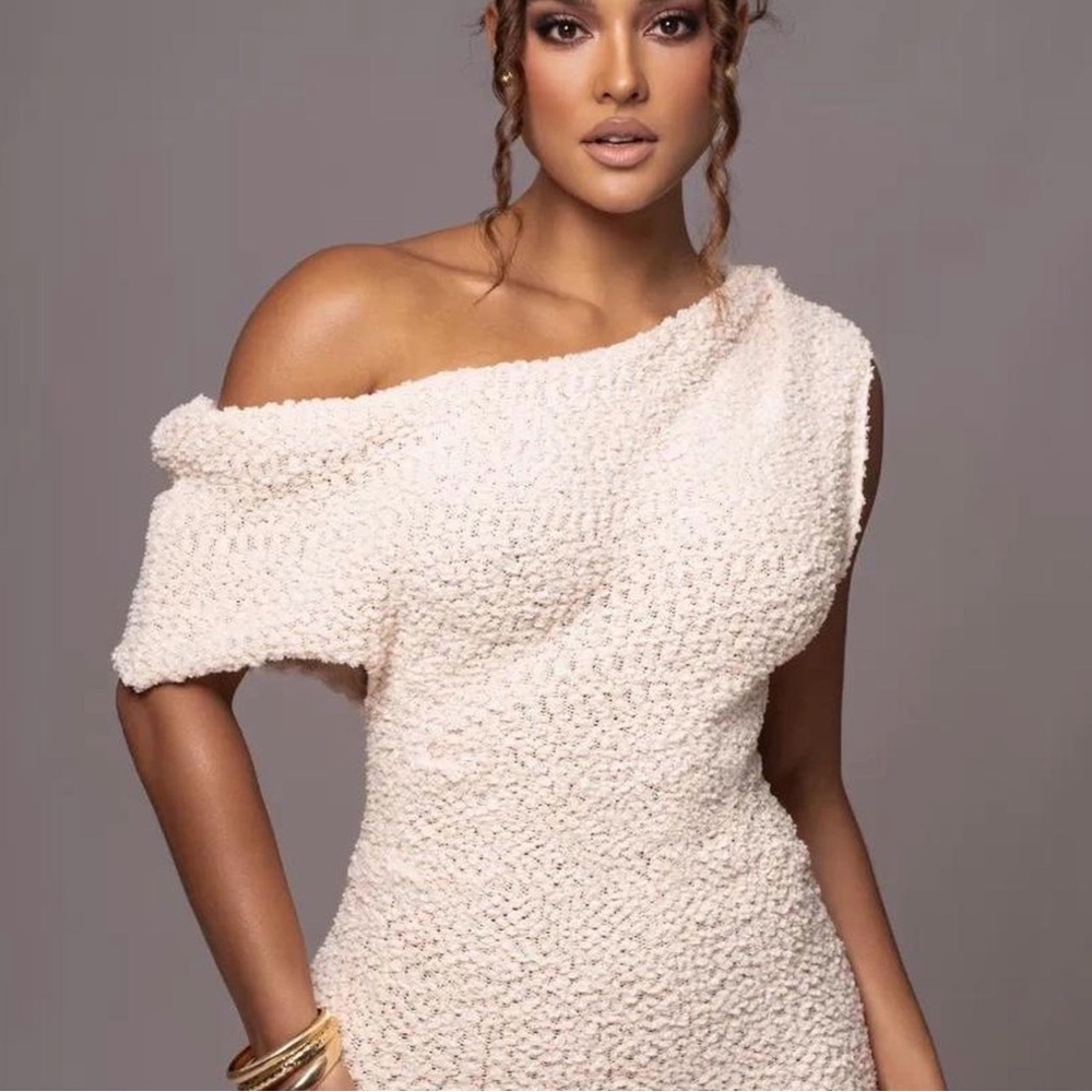 Juxlabel Off Shoulder Knit Maxi Dress Cream Quiet Luxury Sweater Size XL NWT - Picture 2 of 6
